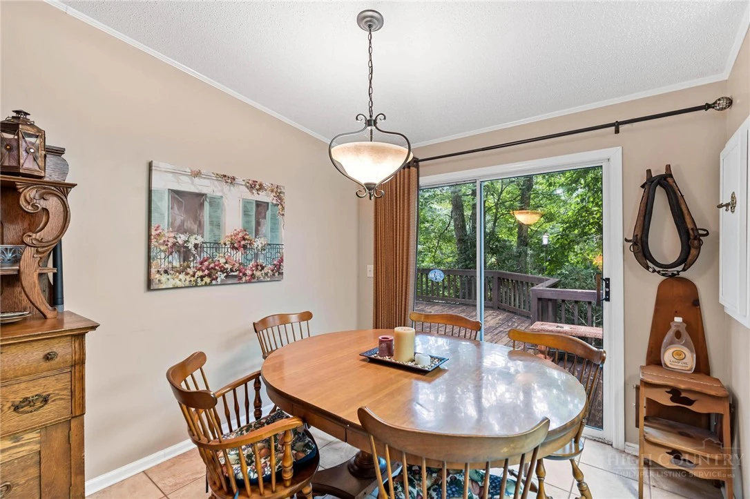 Image number 12 for the current listing