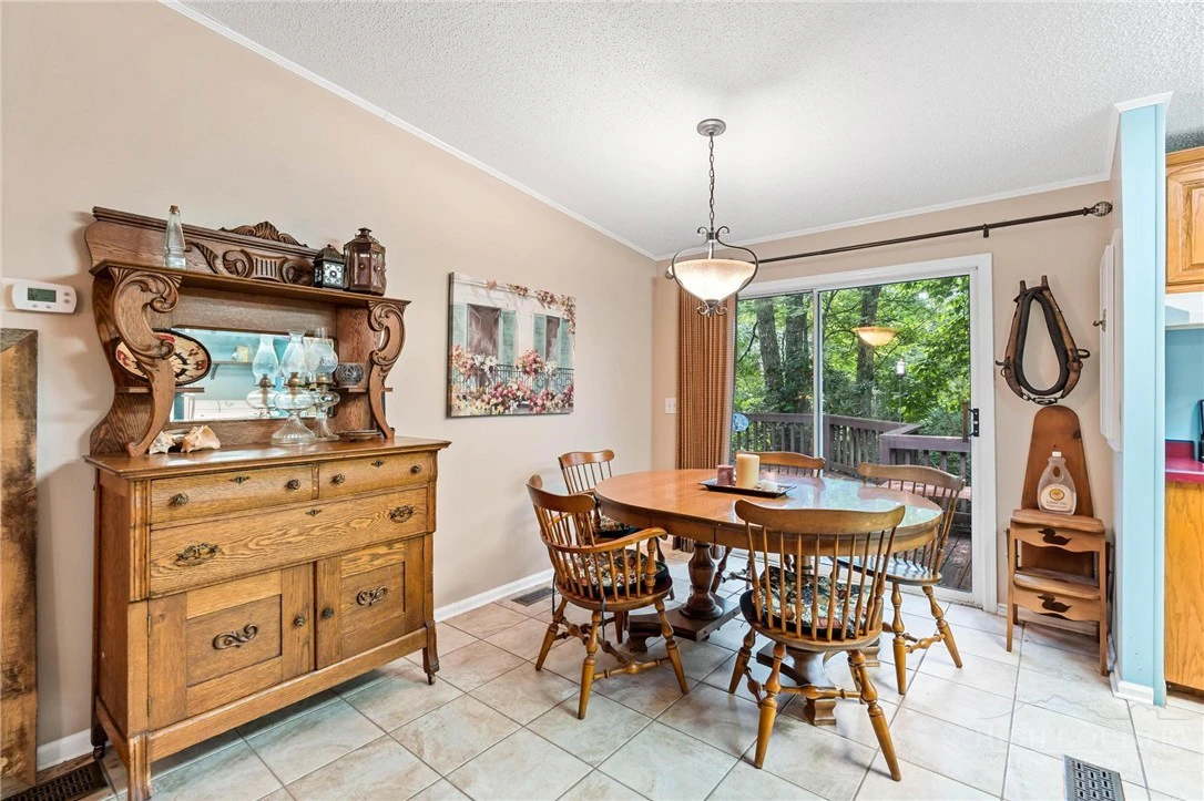 Image number 13 for the current listing