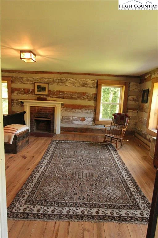 Image number 7 for the current listing