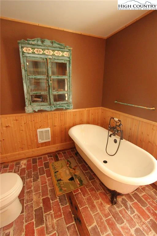 Image number 8 for the current listing