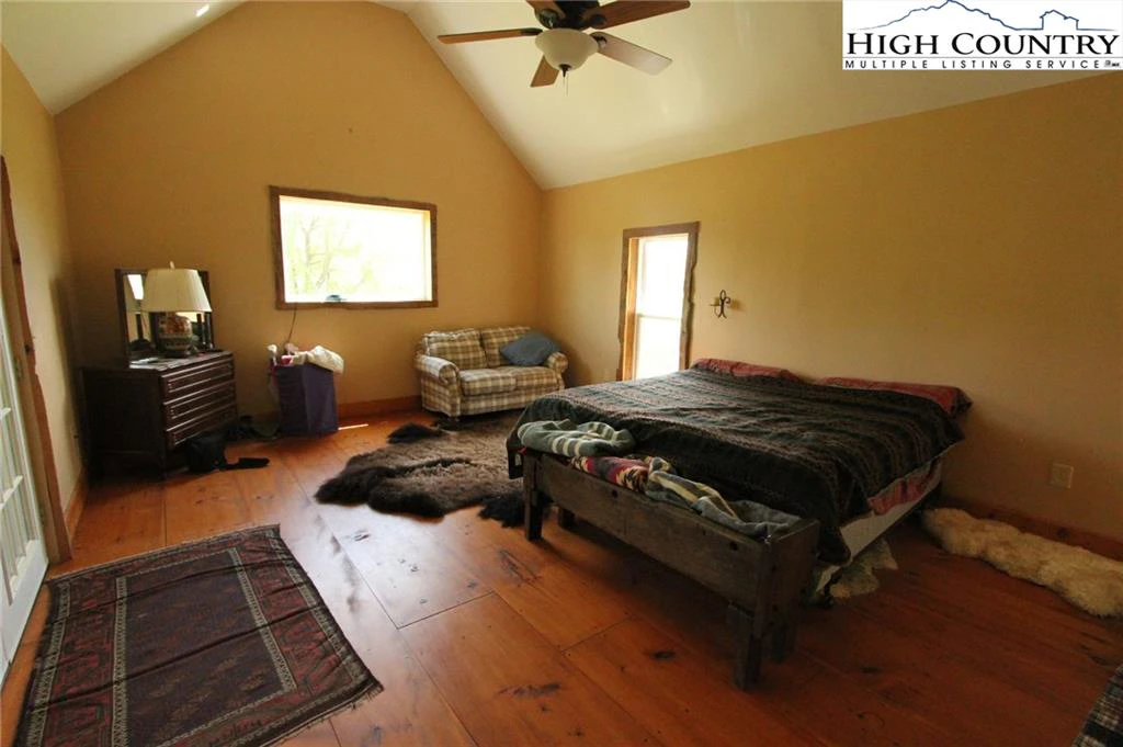 Image number 12 for the current listing