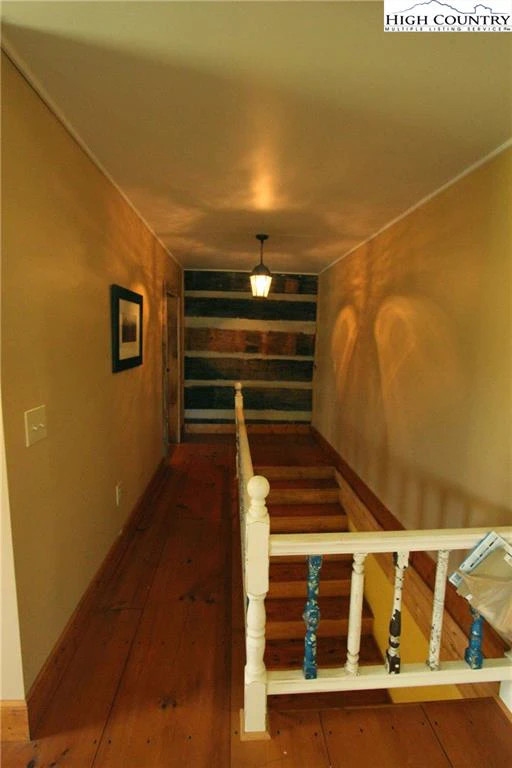 Image number 13 for the current listing