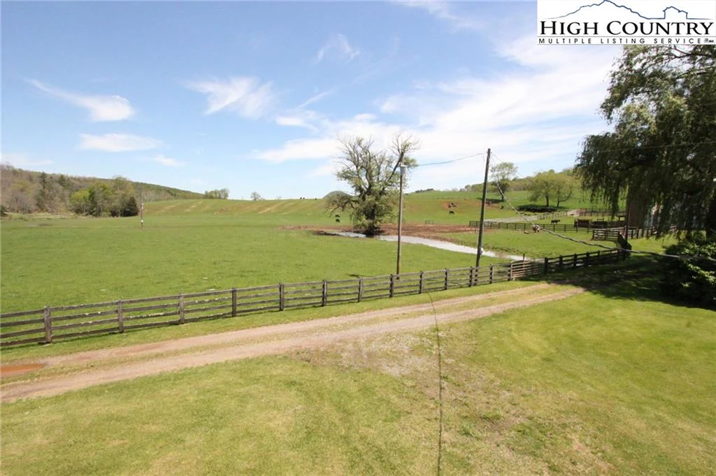 Image number 15 for the current listing