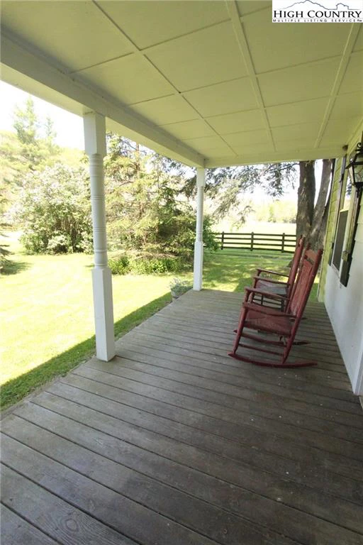 Image number 17 for the current listing