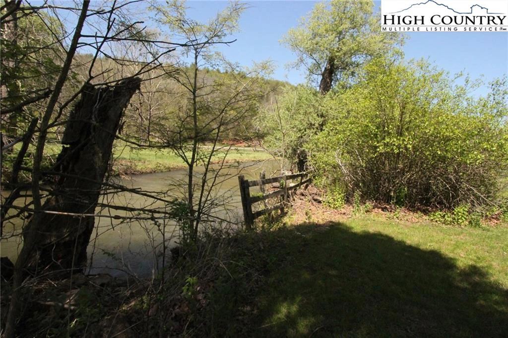 Image number 21 for the current listing
