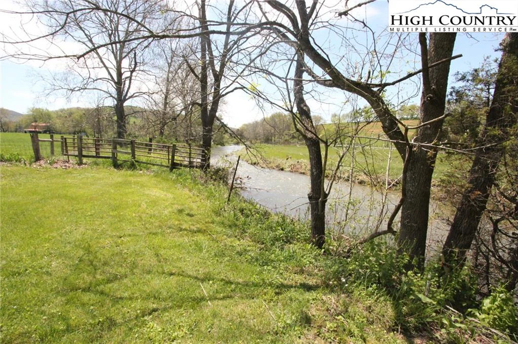 Image number 22 for the current listing