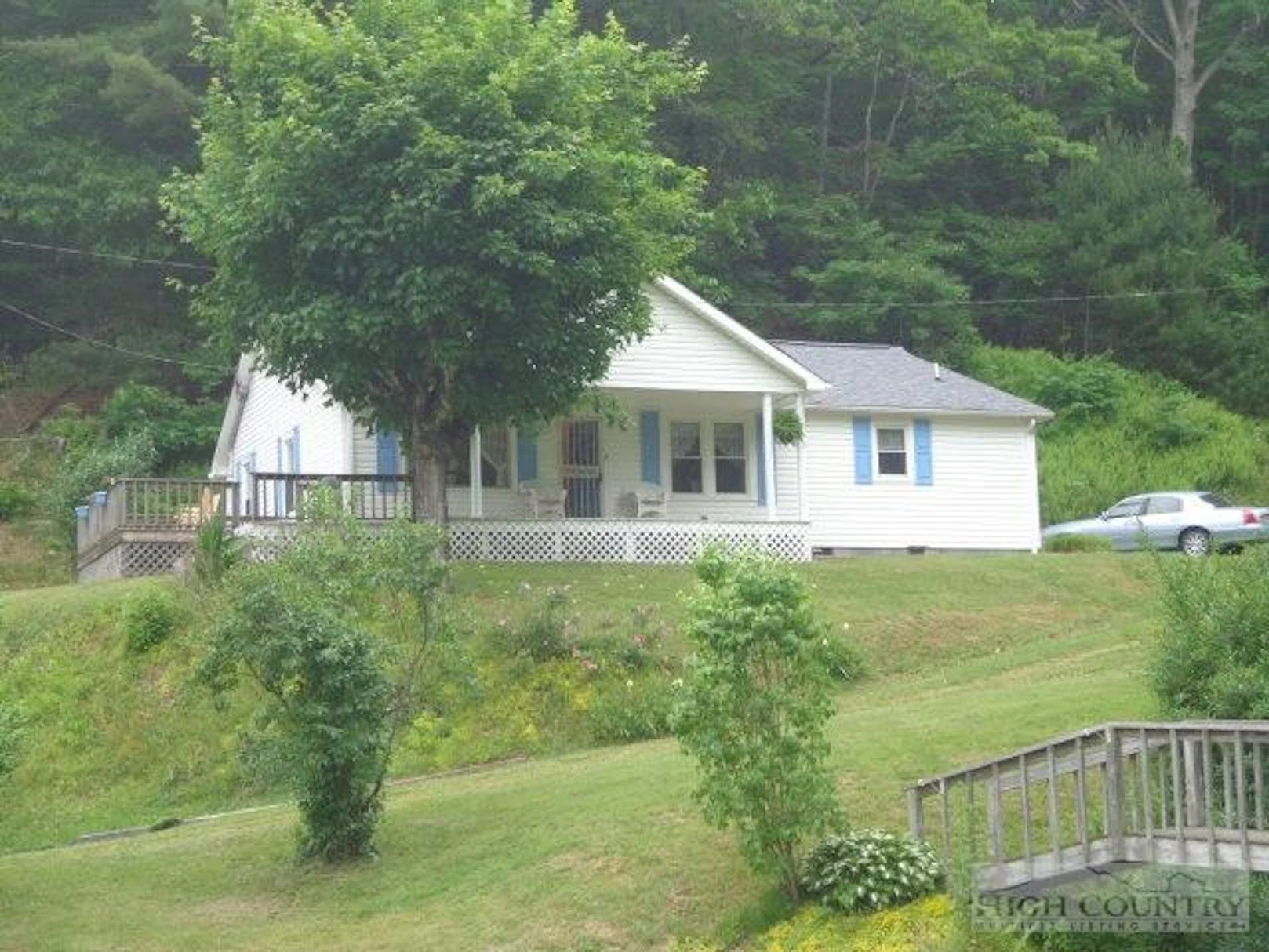 Image number 1 for the current listing
