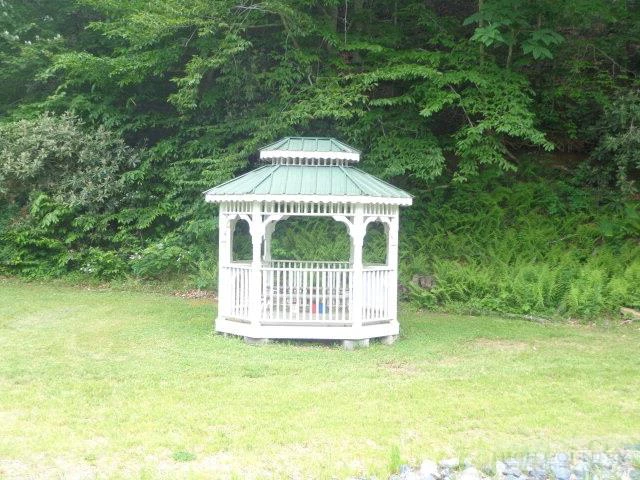 Image number 14 for the current listing