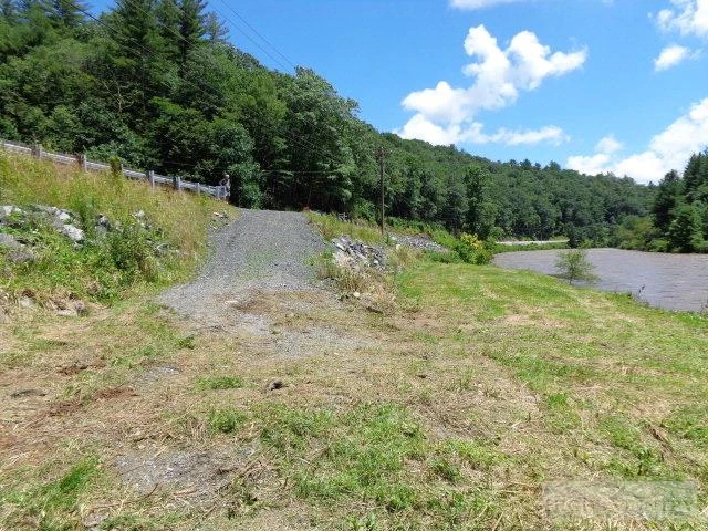 Image number 11 for the current listing