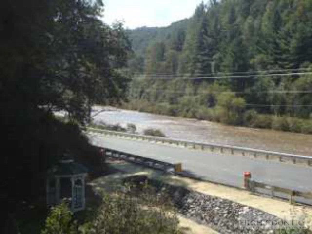 Image number 8 for the current listing
