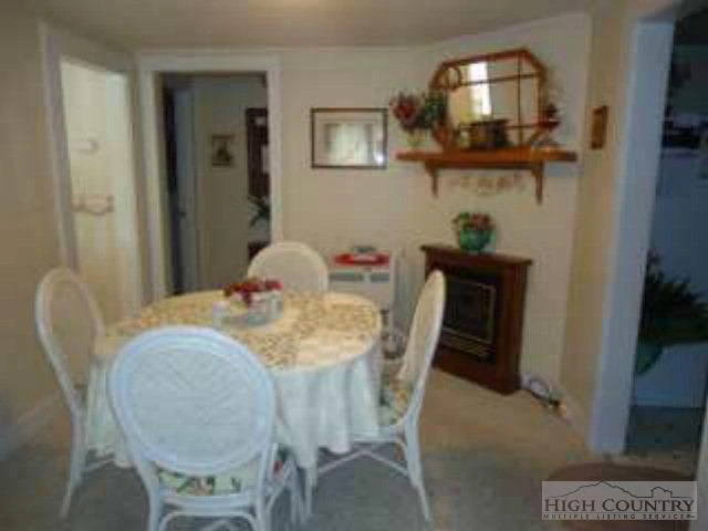 Image number 6 for the current listing