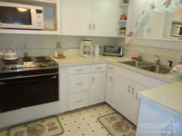 Image number 5 for the current listing