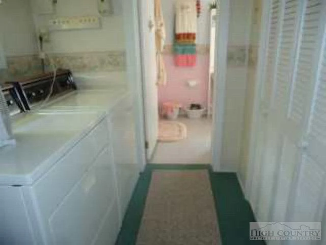 Image number 20 for the current listing