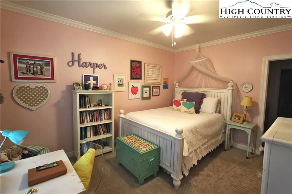 Image number 2 for the current listing