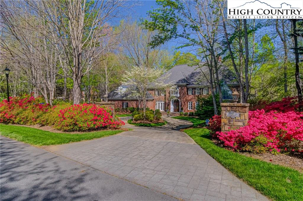 Image number 1 for the current listing