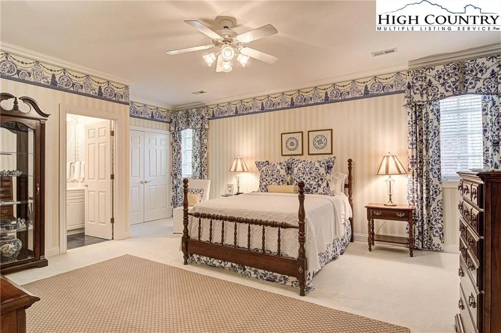 Image number 10 for the current listing