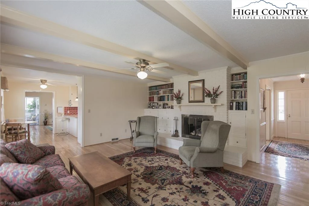 Image number 16 for the current listing