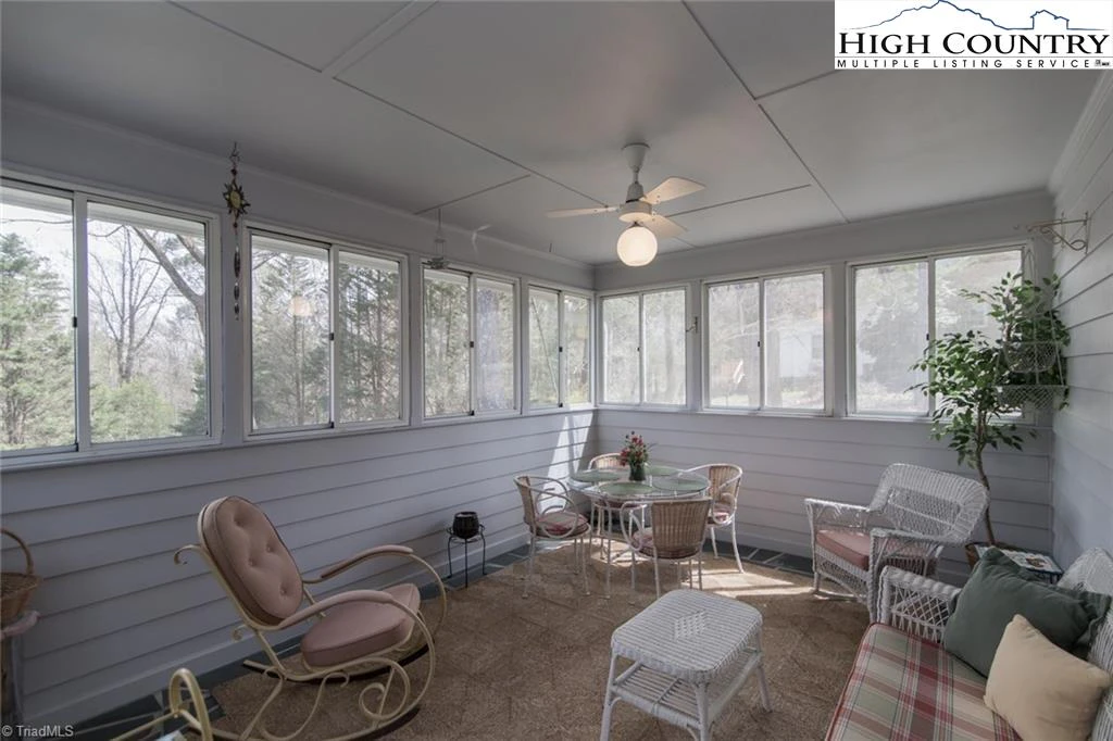 Image number 10 for the current listing