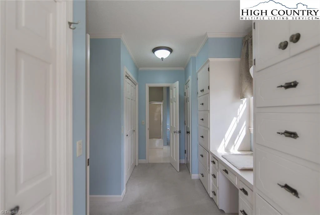 Image number 3 for the current listing