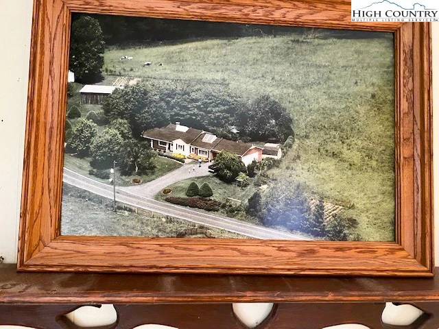 Image number 19 for the current listing