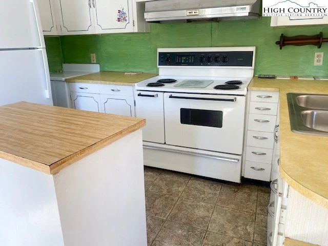 Image number 15 for the current listing
