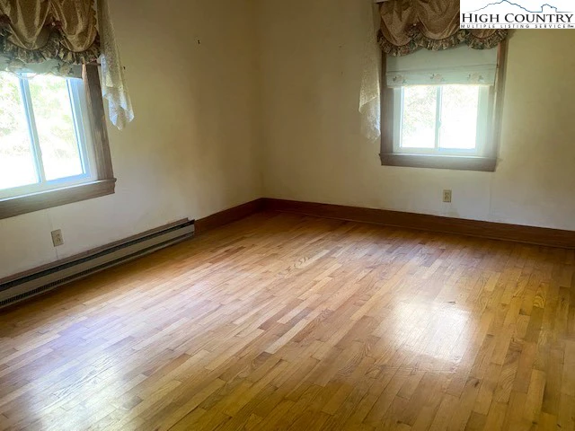 Image number 12 for the current listing