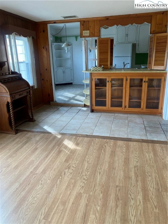 Image number 3 for the current listing