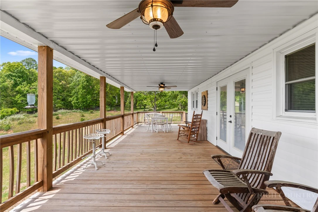 Image number 3 for the current listing