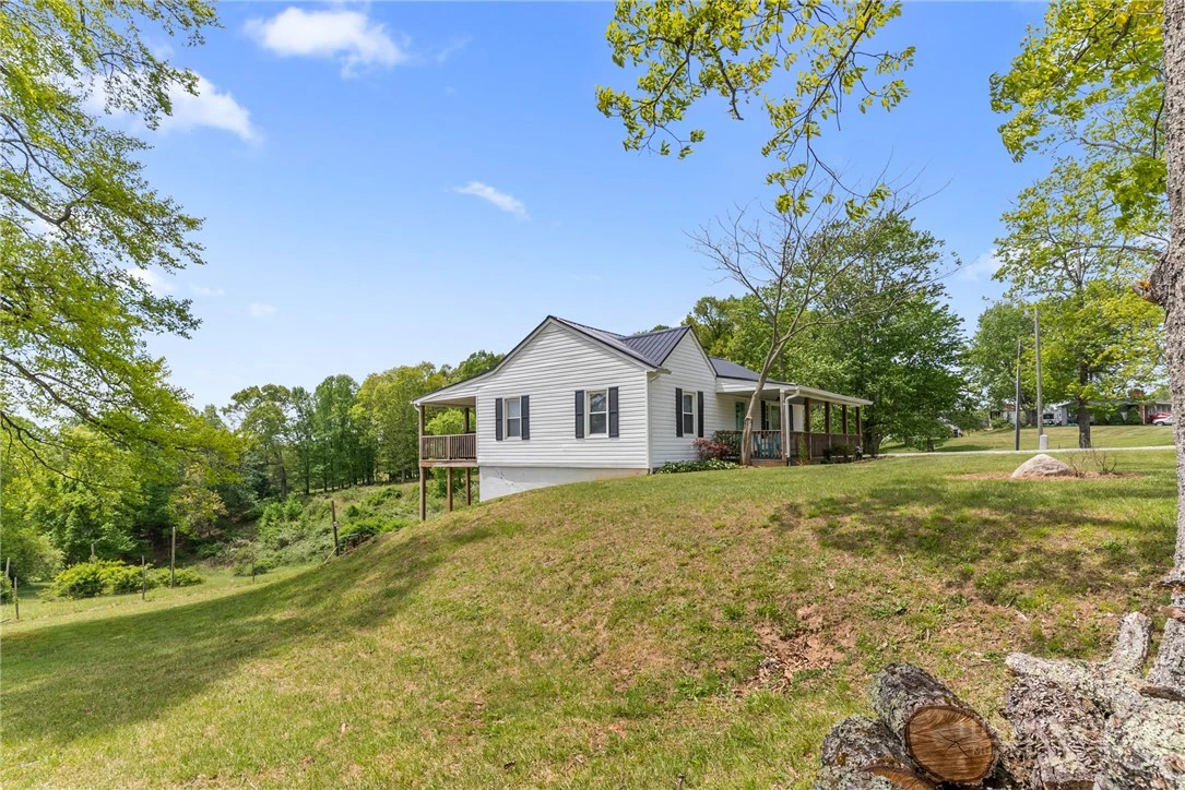 Image number 15 for the current listing
