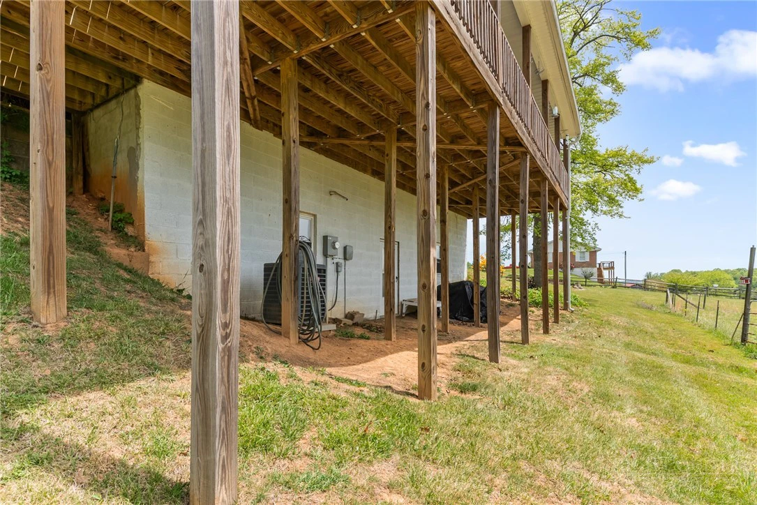 Image number 17 for the current listing
