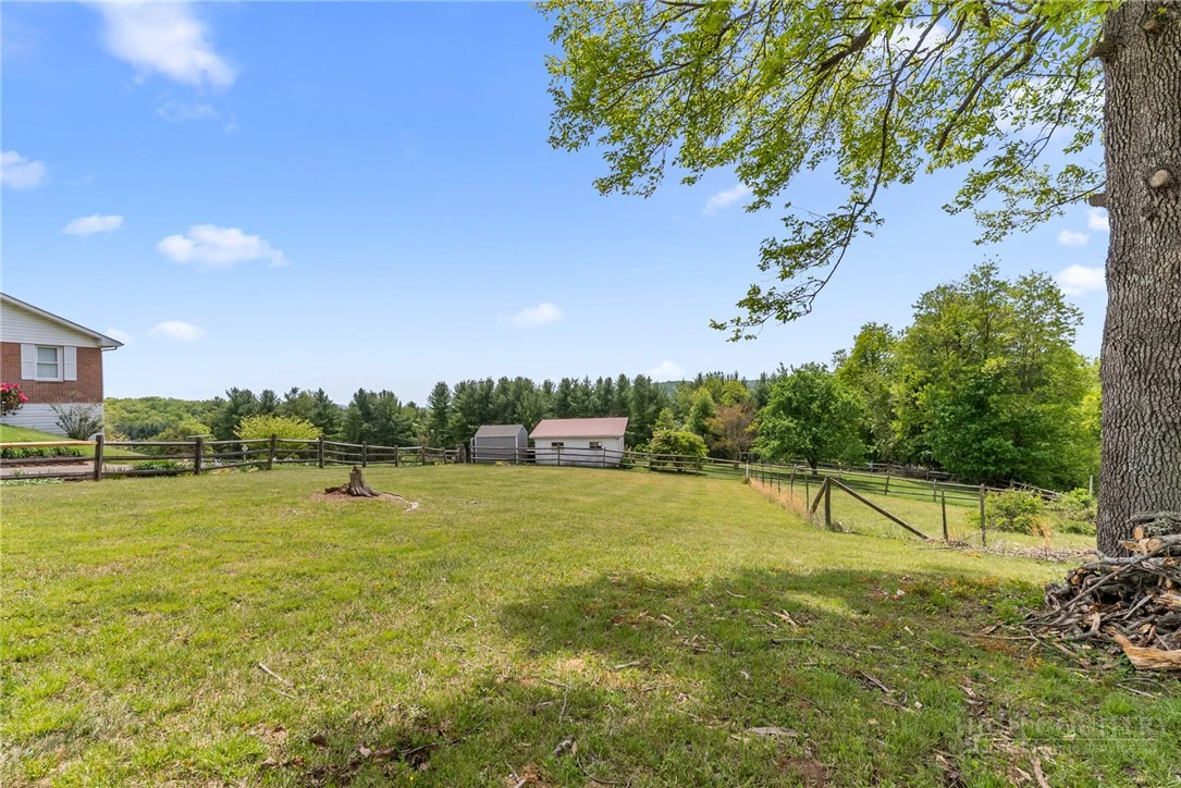 Image number 20 for the current listing
