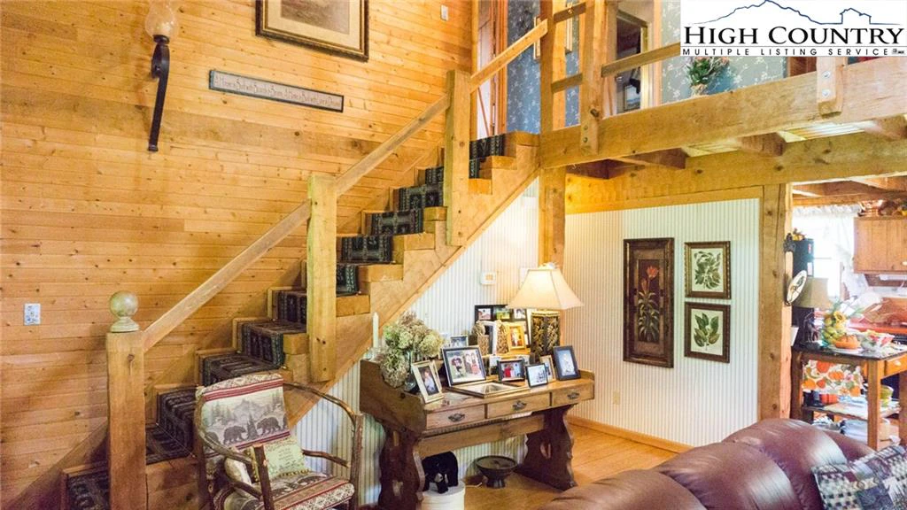 Image number 5 for the current listing
