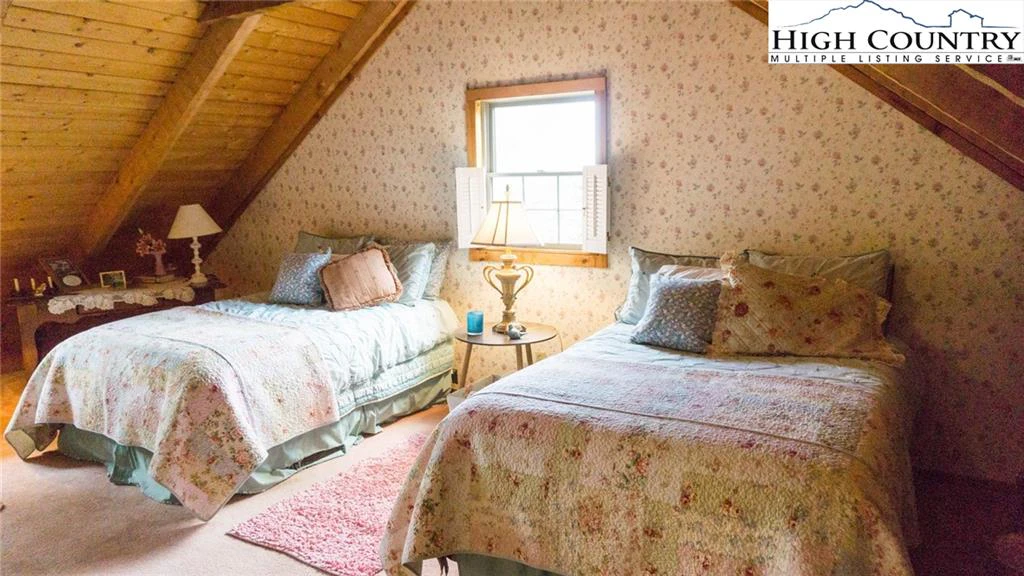 Image number 9 for the current listing