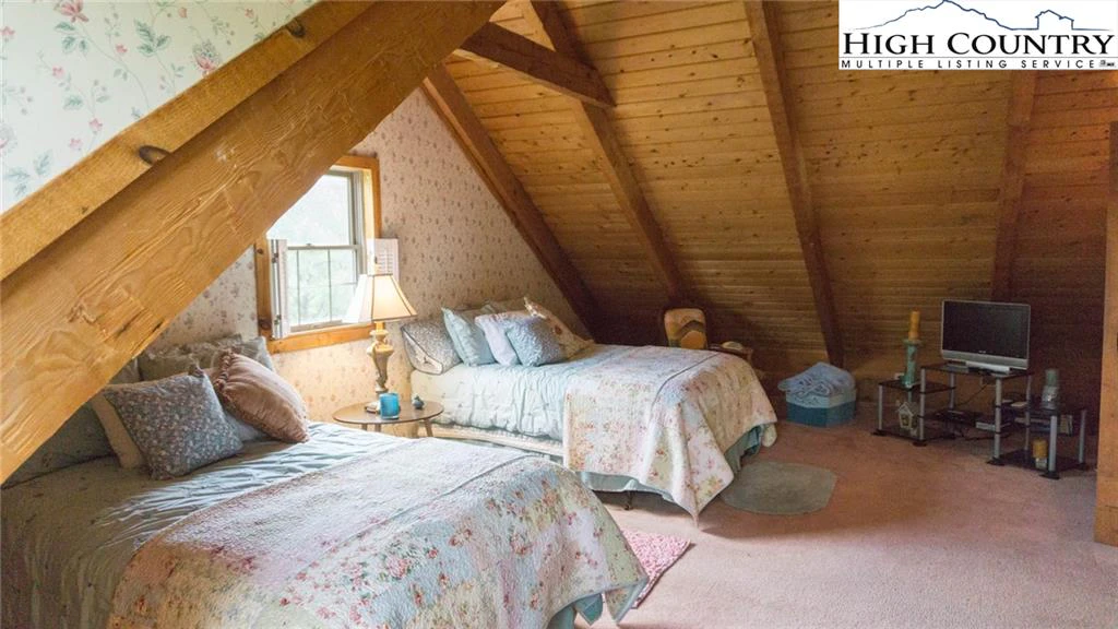 Image number 11 for the current listing