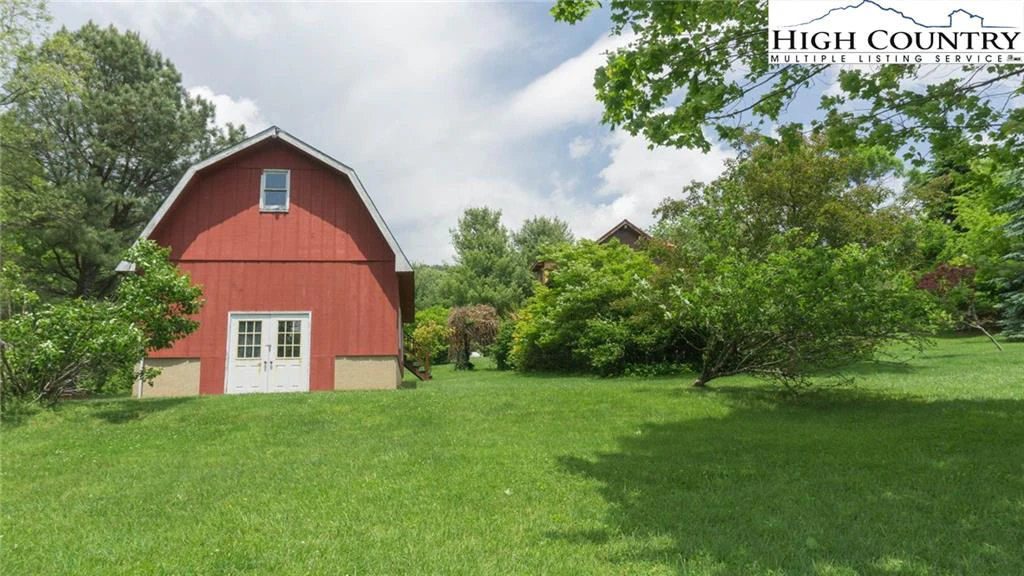 Image number 19 for the current listing