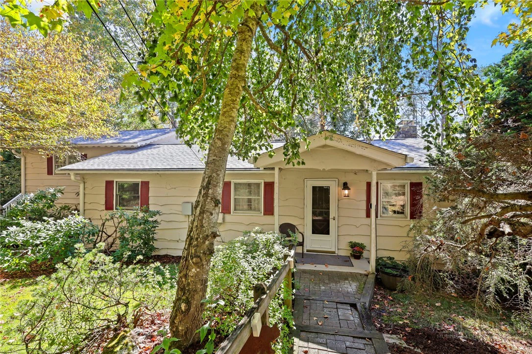 Image number 1 for the current listing