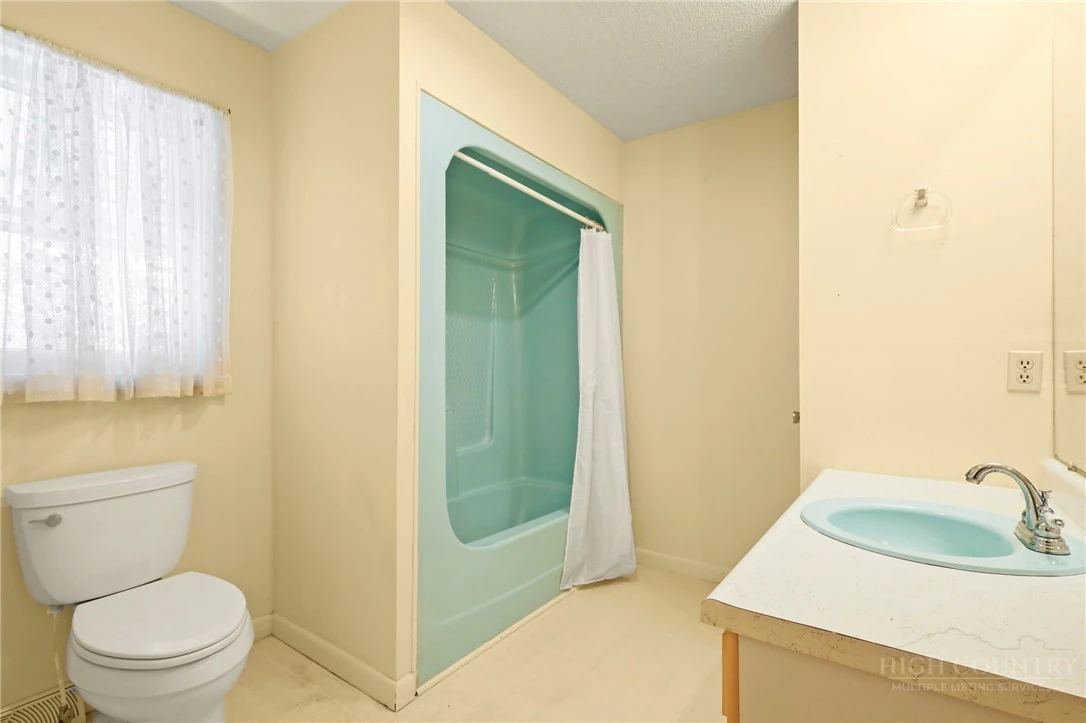 Image number 11 for the current listing