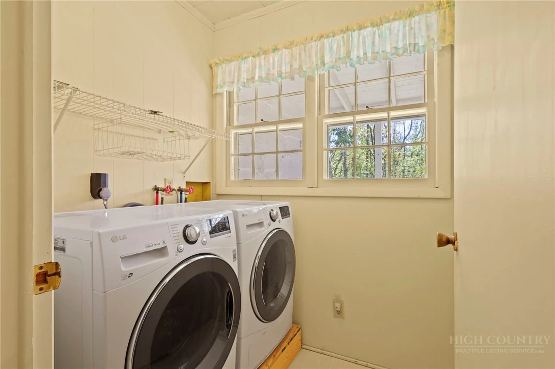 Image number 5 for the current listing