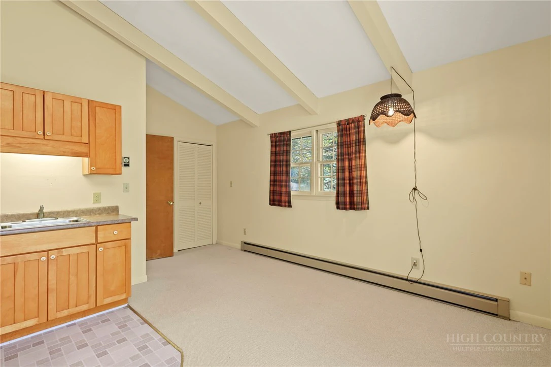 Image number 8 for the current listing