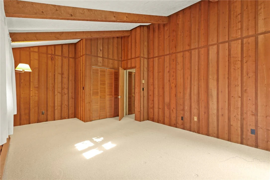 Image number 2 for the current listing