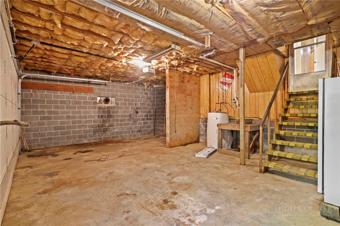 Image number 13 for the current listing