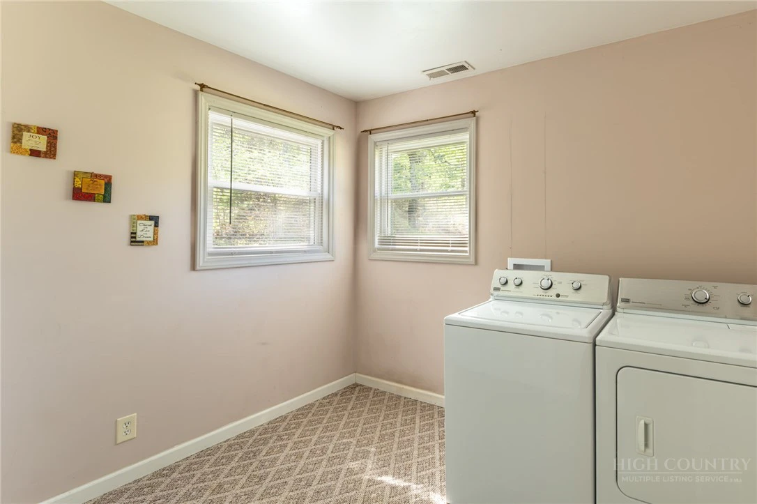 Image number 10 for the current listing