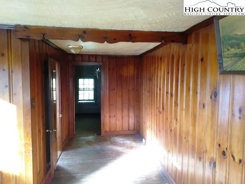 Image number 11 for the current listing