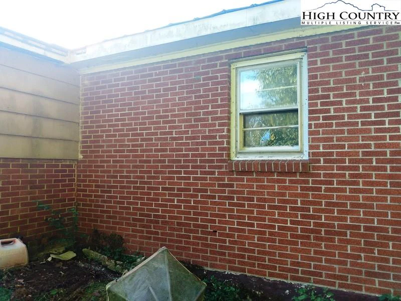 Image number 12 for the current listing