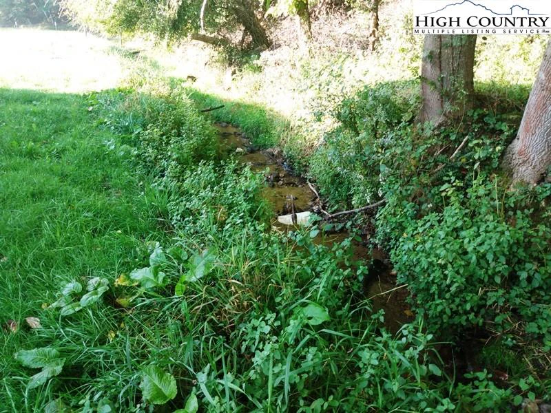 Image number 14 for the current listing
