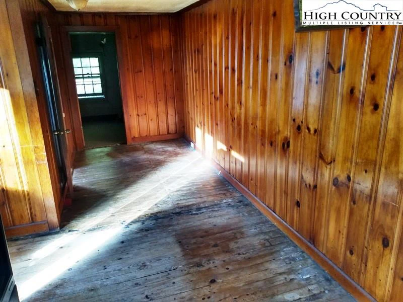 Image number 6 for the current listing