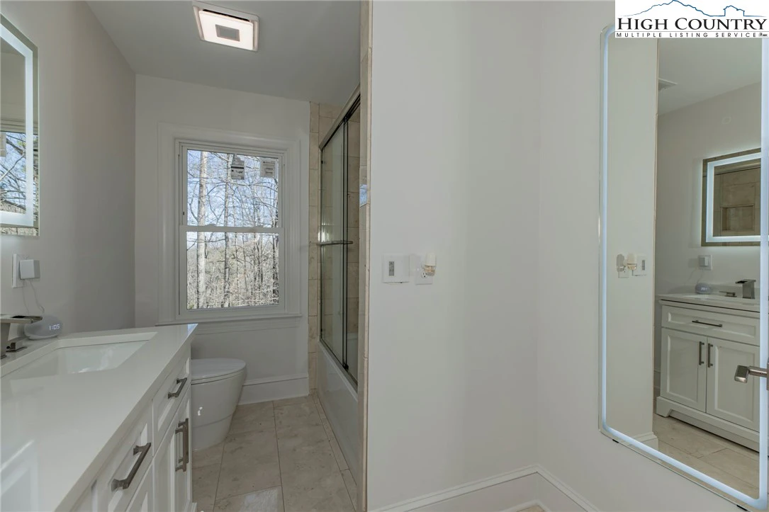 Image number 7 for the current listing