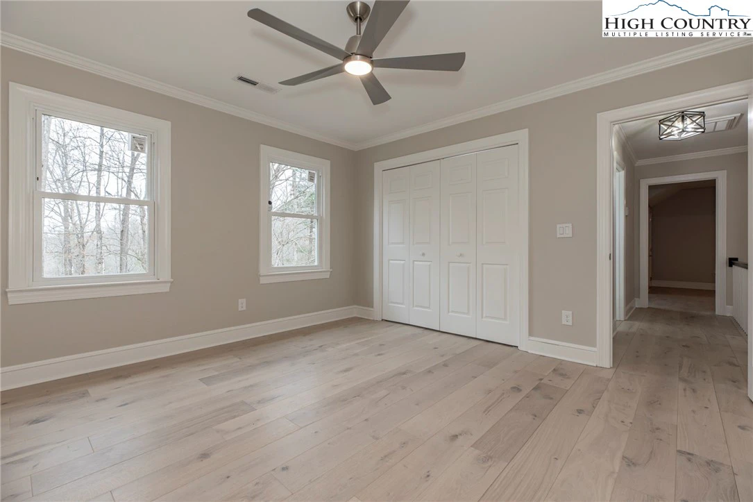 Image number 10 for the current listing