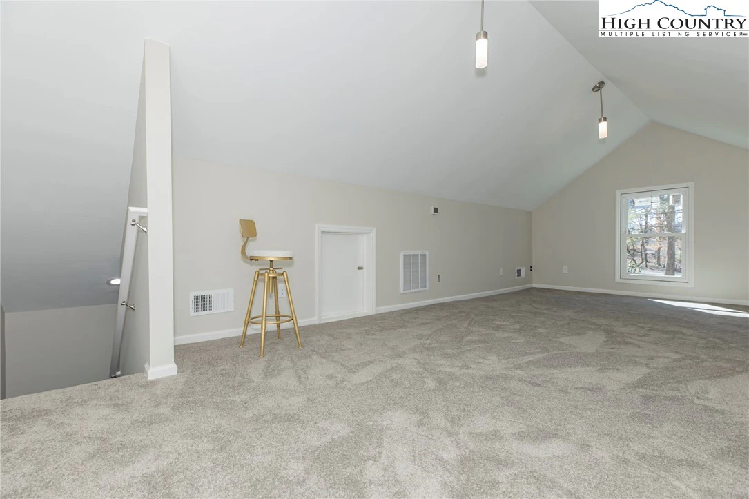 Image number 16 for the current listing