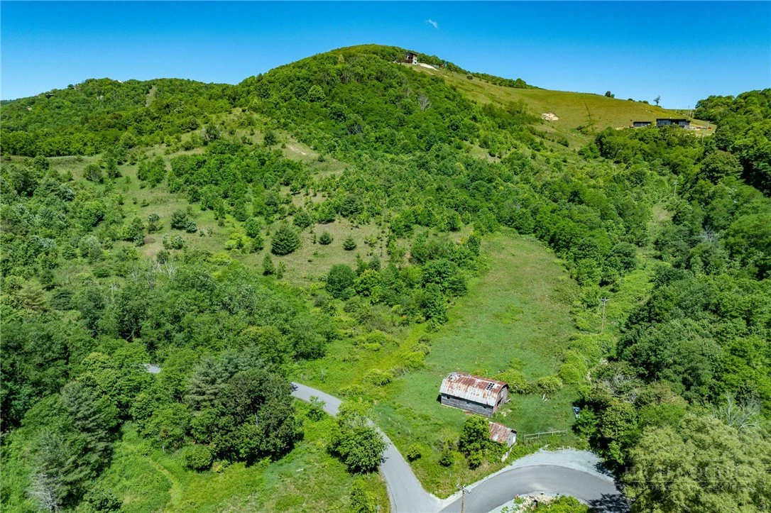Image number 15 for the current listing
